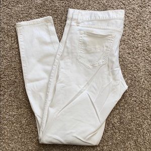 Gap white skinnies